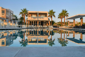  Castro Beach Hotel  Малеме